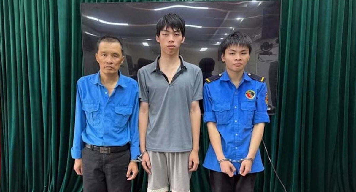 Tạm giữ 3 bảo vệ chung cư hành hung khách và tài xế sau thắc mắc phí gửi xe