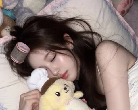 5 thói quen khi ngủ khiến bạn ngày càng trở nên xấu xí, rước cả tả bệnh vào thân