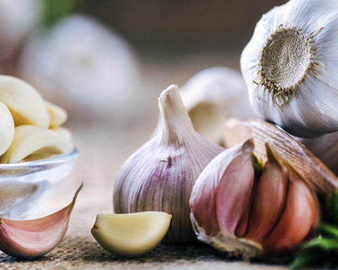 Người phụ nữ ăn tỏi sống mỗi ngày để “ngừa ung thư”, sau 6 tháng nhận tin bất ngờ