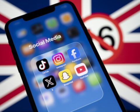 Anh cấm trẻ em dưới 16 tuổi sử dụng mạng xã hội: Instagram, YouTube, TikTok, Facebook và X đều bị chặn