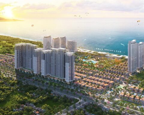 Beacon Tower: Thức giấc cùng bình minh, ngắm pháo hoa bên bờ đại dương