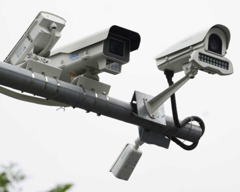 Hà Nội sắp lắp thêm 24.000 camera AI hỗ trợ xử lý 5 điểm nghẽn