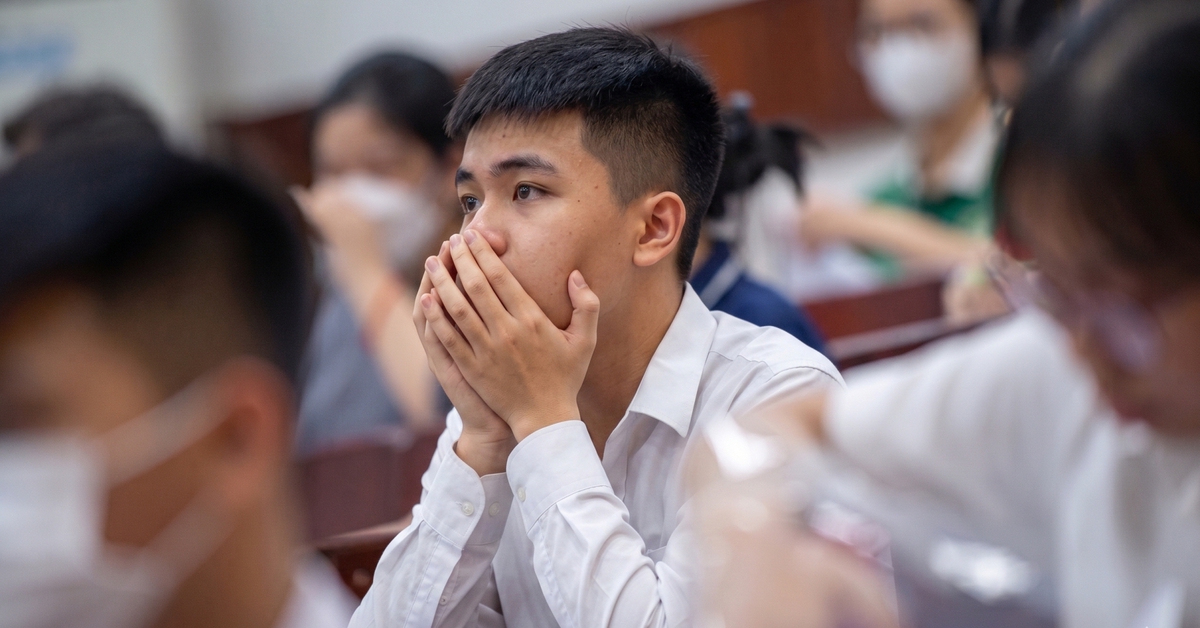 Con trượt NV1 lớp 10, phụ huynh Hà Nội “bêu tên” con trên MXH, nhìn bảng điểm toàn 7 – 8,5, cư dân mạng càng thêm bức xúc