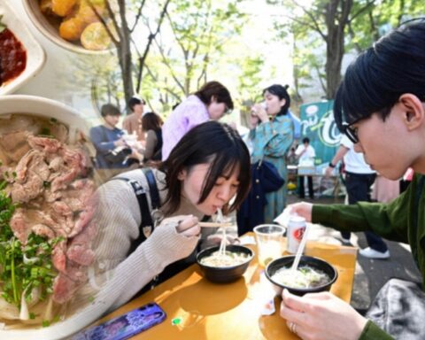 Lý do các quán phở Việt ở Tokyo lúc nào cũng kín khách