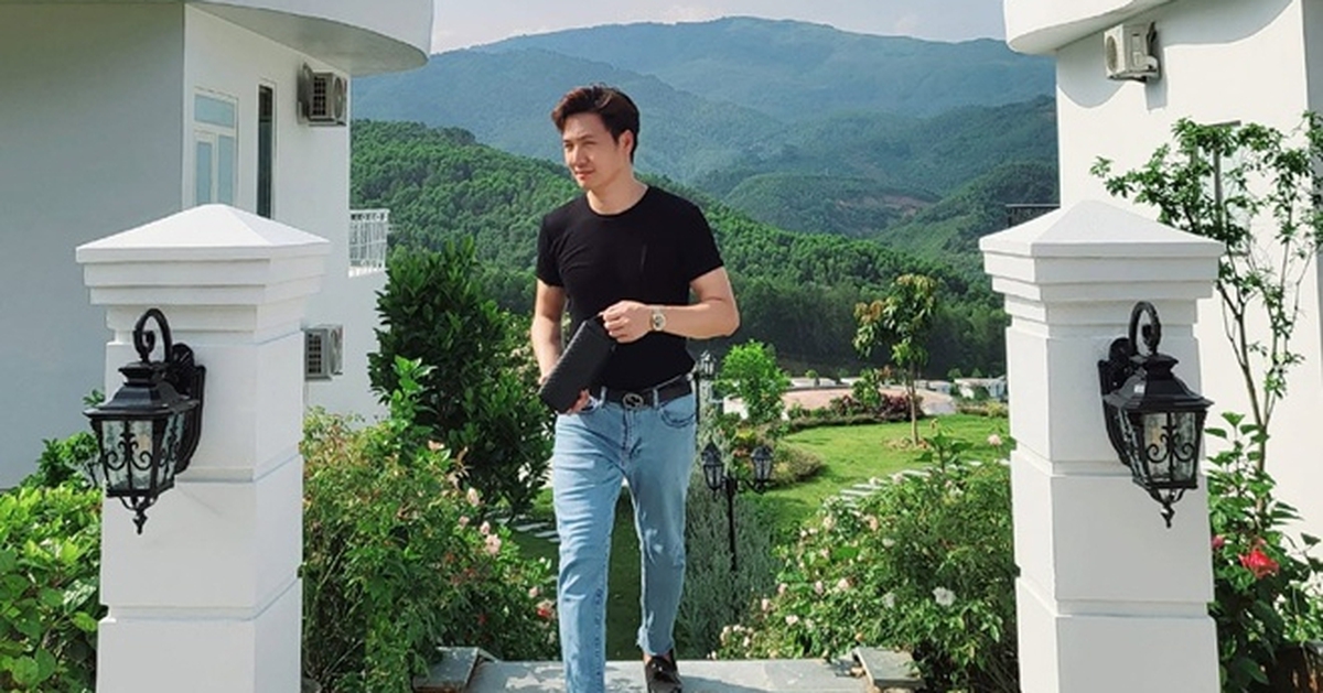 Nam diễn viên giàu nhất miền Bắc: Vợ là “thanh mai trúc mã”, xây biệt thự xa xỉ như khách sạn 5 sao