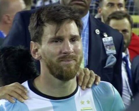 Câu hỏi đau lòng của Thiago và hành trình Messi đi từ người bị ghét nhất đến vị thánh của bóng đá
