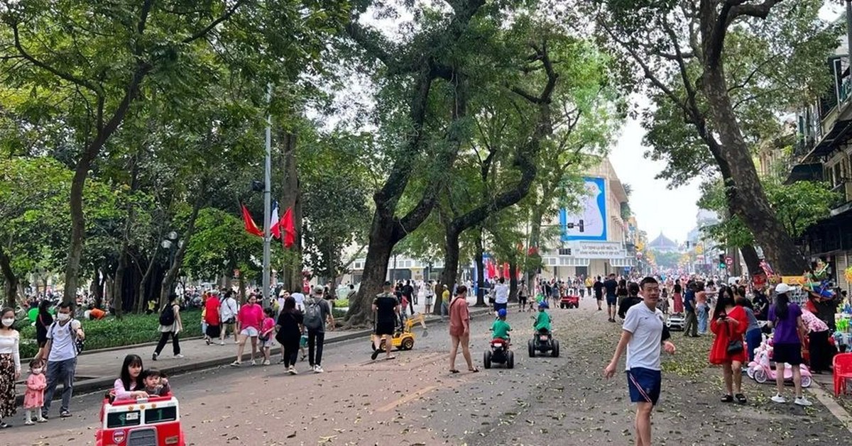 Từ 1/7, người dân có hộ khẩu thường trú tại Hà Nội thuộc nhóm này được miễn phí 100% khoản phí đặc biệt