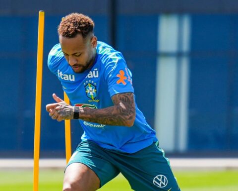 Đây rồi! Neymar tái xuất