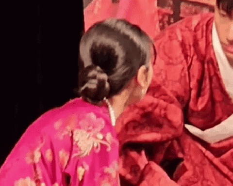 Mỹ nhân cổ trang Việt khiến netizen than trời vì diễn bằng cơ hàm, nhìn đến góc nghiêng mà cạn lời