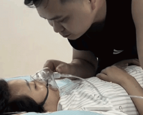 Chồng tháo mặt nạ oxy để hôn vợ lần cuối: Bức tâm thư sau 1 tuần vợ qua đời khiến người đọc nghẹn lòng