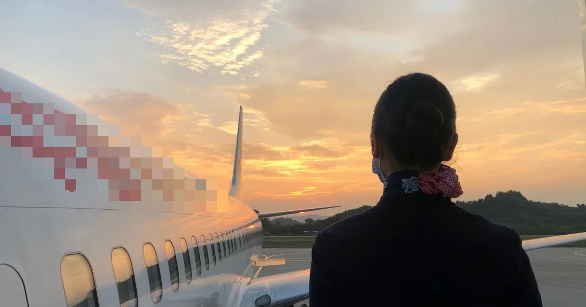 Nữ tiếp viên trưởng 27 tuổi nhiễm HIV, phải bỏ nghề bật khóc: “Tôi tưởng anh ấy nói thật…”