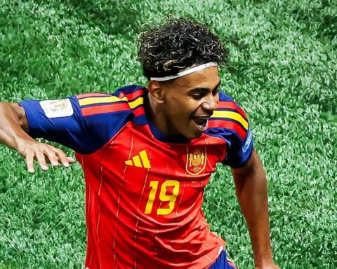 “Thần đồng” 18 tuổi Lamine Yamal đi vào lịch sử World Cup, vượt cả Messi