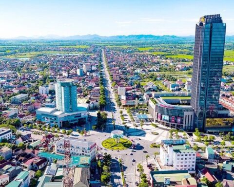 Doanh nghiệp xây dựng của ông lớn bất động sản đang muốn tuyển 8.500 lao động, thu nhập thực lĩnh có thể lên tới 65 triệu đồng/tháng