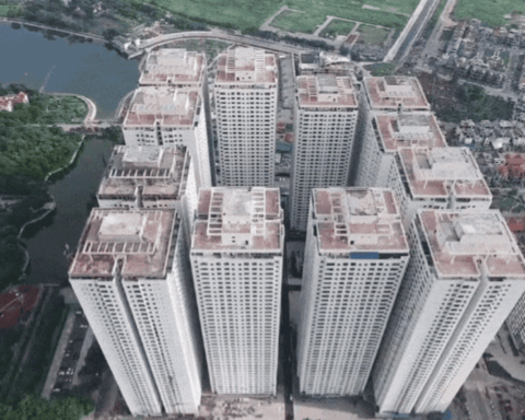Khu chung cư đông dân nhất Hà Nội: Bên trong, cả 1 “thành phố” đang vận hành 24 giờ