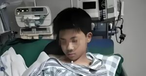 Bỏ ra 1,3 tỷ đồng chữa trầm cảm cho con trai 16 tuổi nhưng không hiệu quả, người cha tức giận quát: “Con đang giả vờ!”