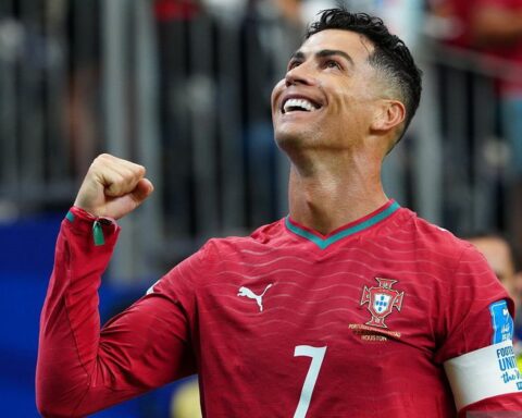 Bồ Đào Nha 5-0 Uzbekistan: Ronaldo toả sáng rực rỡ với cú đúp sắc bén, lập kỉ lục “vô tiền khoáng hậu” ở World Cup