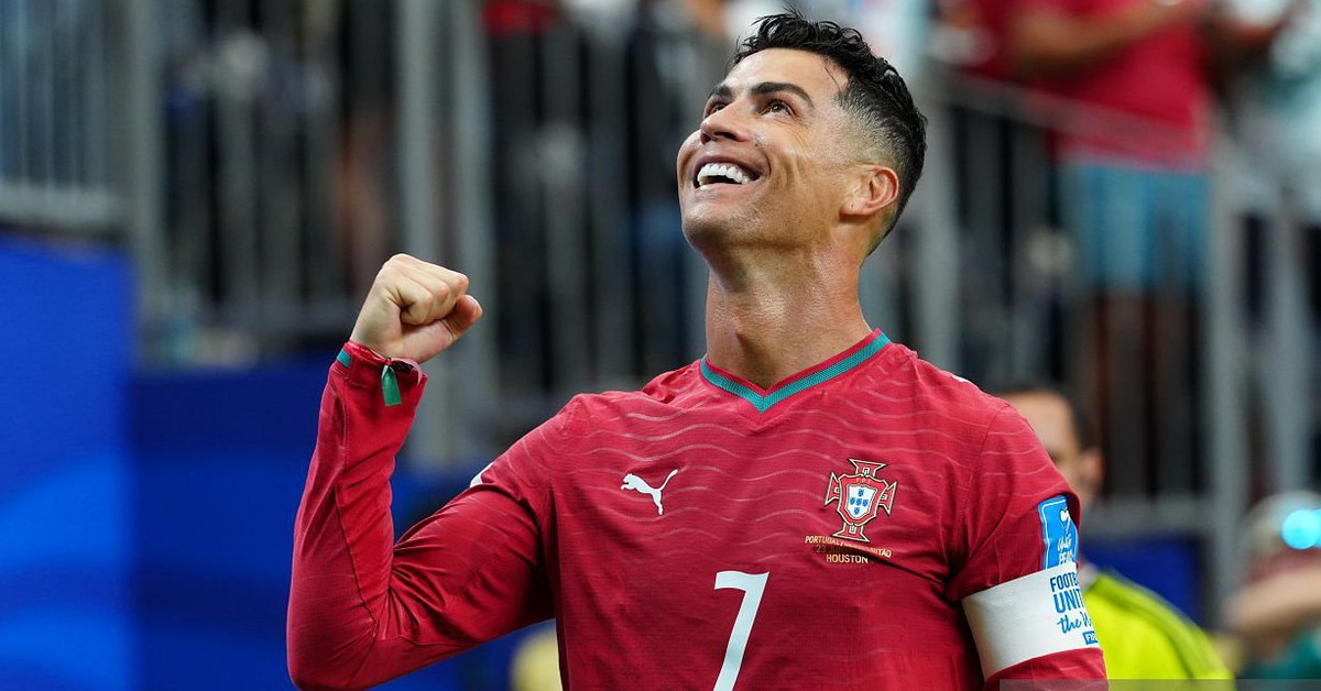 Bồ Đào Nha 5-0 Uzbekistan: Ronaldo toả sáng rực rỡ với cú đúp sắc bén, lập kỉ lục “vô tiền khoáng hậu” ở World Cup