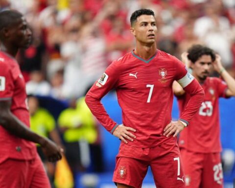 IQ vô cực! Cả thế giới bị Ronaldo lừa!