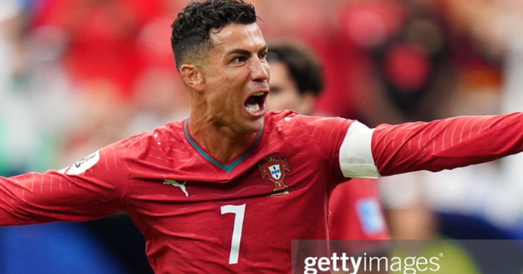 Ảnh nét căng: Messi gọi, Ronaldo hét vang rồi!