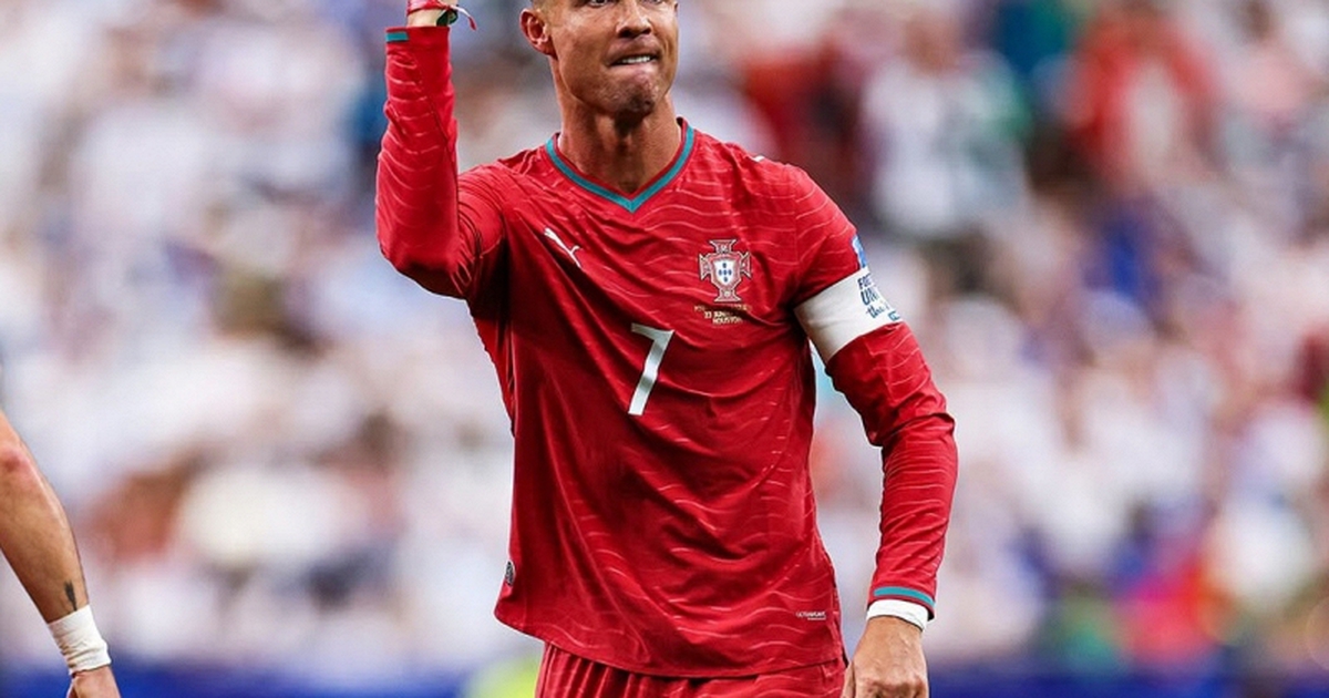 Ronaldo tái sinh: 41 tuổi, xô đổ 3 kỷ lục sau 1 trận đấu
