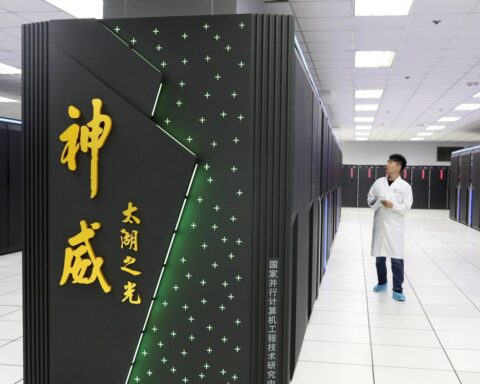Lần đầu tiên sau 9 năm, Trung Quốc vượt Mỹ giành lại ngôi siêu máy tính nhanh nhất thế giới: Dùng toàn chip nội địa
