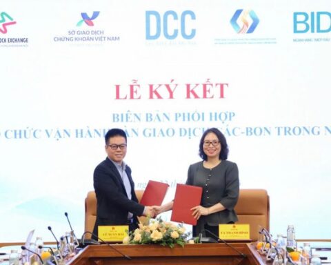 Ký kết phối hợp vận hành sàn giao dịch các-bon trong nước