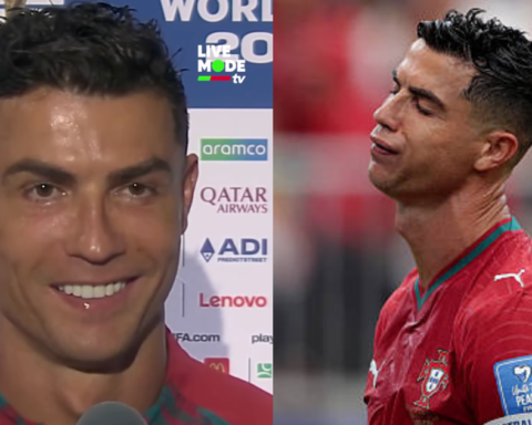 Ronaldo gặp cảnh “dở khóc dở cười”, đang trả lời phỏng vấn thì nhân viên đòi tăng lương, xin thưởng xế hộp