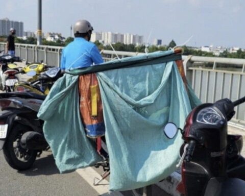 Danh tính nam shipper 24 tuổi bỏ xe máy và thùng hàng, nhảy cầu mất tích