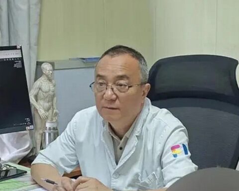 Bé gái 5 tuổi ngực đã phát triển, bác sĩ cảnh báo những thói quen có thể khiến trẻ dậy thì sớm