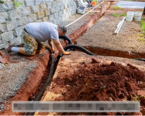 Vừa mua nhà mới, người đàn ông đào móng rồi chết lặng trước thứ nằm dưới nền đất: Giá trị hơn 20 tỷ đồng