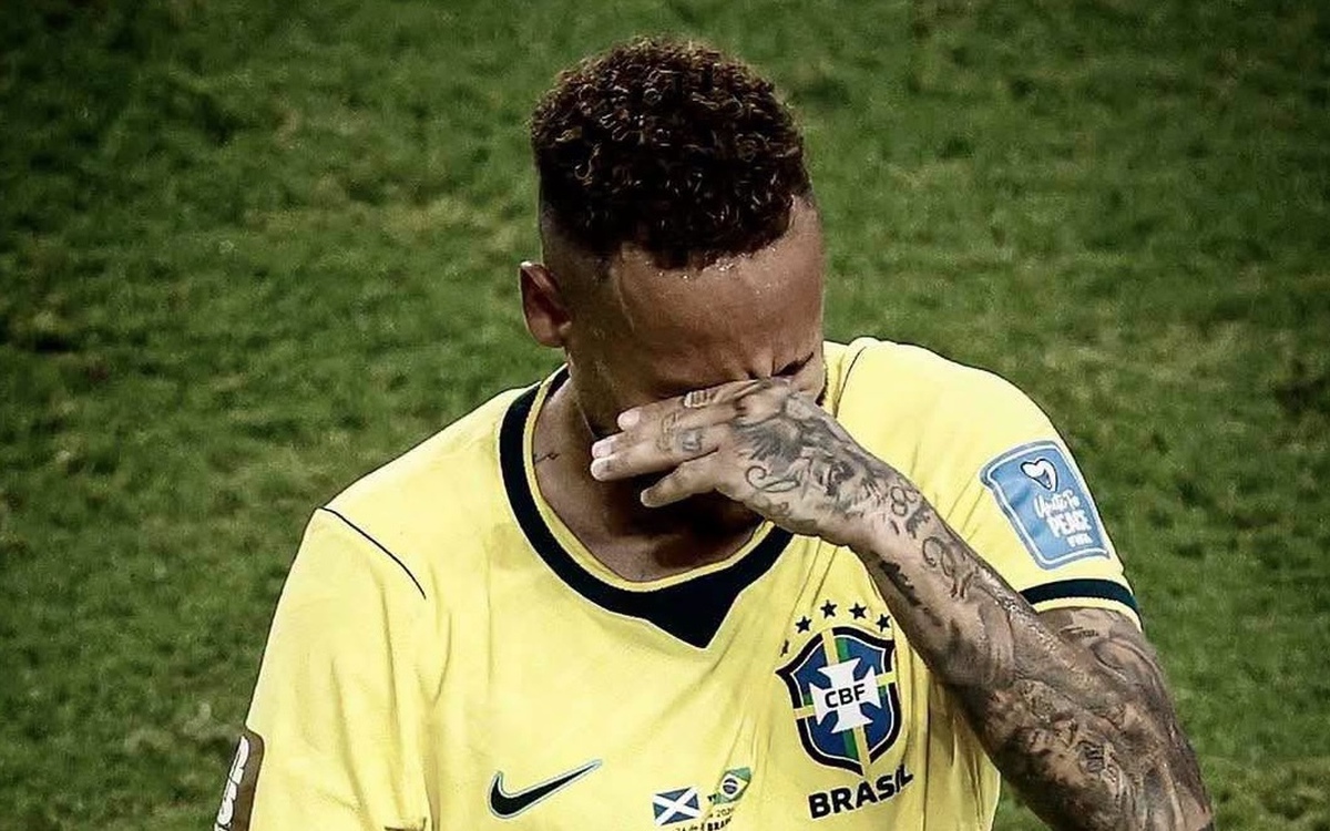 Neymar bật khóc!