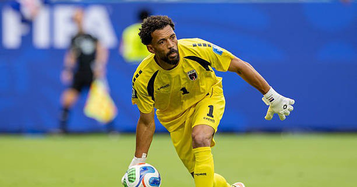 Xôn xao thủ môn 40 tuổi Vozinha tạo địa chấn ở World Cup sang V.League thi đấu, người trong cuộc lên tiếng