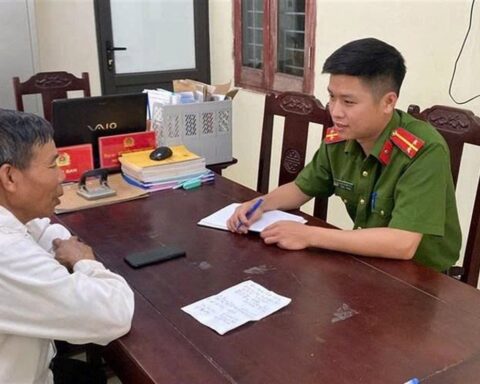 Đồng ý tích hợp giấy tờ vào VNeID nhưng mất 122 triệu đồng, một người dân liền báo công an