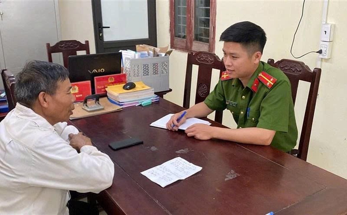 Đồng ý tích hợp giấy tờ vào VNeID nhưng mất 122 triệu đồng, một người dân liền báo công an