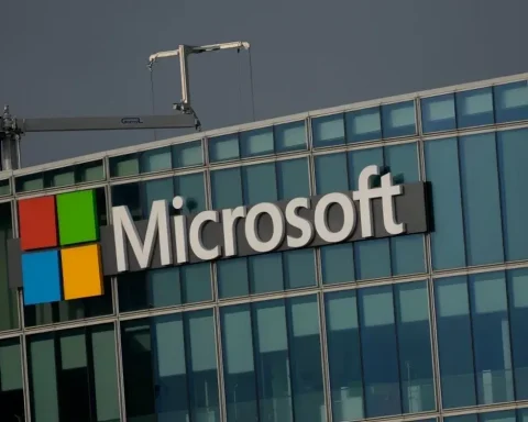 Microsoft tìm lối đi riêng trong cuộc đua AI