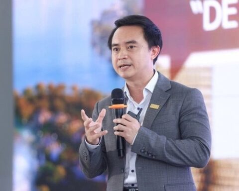 Chuyên gia chỉ thẳng: Thị trường bất động sản không thiếu tiền, vấn đề là tiền đang chảy về đâu?