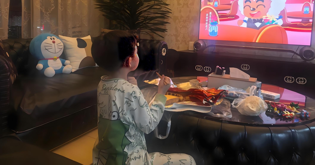 Trẻ dưới 3 tuổi xem TV nhiều và xem TV ít, chỉ cần sau 7 tuổi sẽ thấy sự khác biệt một trời một vực