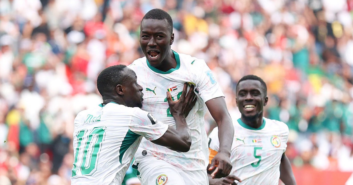 Senegal thắng huỷ diệt Iraq 5-0, mở toang cửa đi tiếp tại World Cup, đẩy Hàn Quốc vào cảnh “ngàn cân treo sợi tóc”