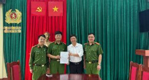 Chuyển khoản thành công 499.999.999 đồng vào tài khoản của doanh nghiệp ở TP.HCM, người đàn ông ở Lào Cai phải trình báo công an