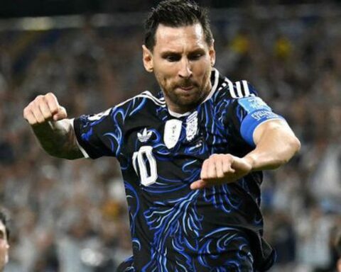 Thiên tài: Messi lại lập thêm kỉ lục chưa từng có ở World Cup sau siêu phẩm sút phạt giúp Argentina thắng 3-1 Jordan