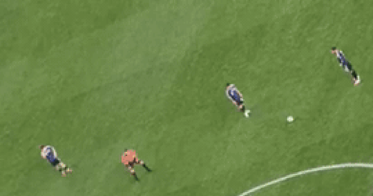 Video fancam bắt trọn siêu phẩm sút phạt đẹp nao lòng của Messi