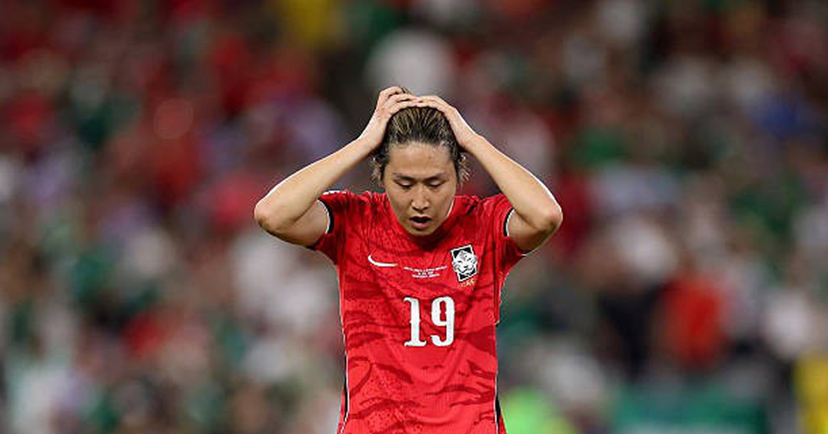 ĐT Hàn Quốc bị loại ở World Cup gây sốc, lên thẳng top 1 “hot search” Trung Quốc, netizen bàn luận rôm rả