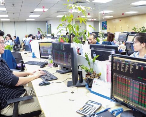 Mở không gian phát triển cho thị trường chứng khoán