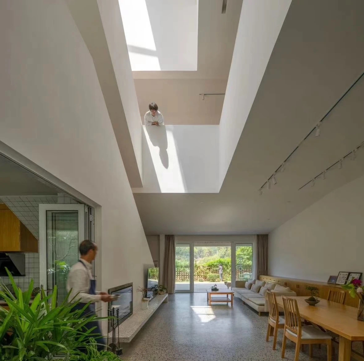 Chàng trai 30 tuổi về quê xây nhà rộng 760m2, 3 tầng: Hàng xóm chê "điên rồi" cho đến khi thấy thành quả ngày nào cũng ghé chơi- Ảnh 8. Chàng trai 30 tuổi về quê xây nhà rộng 760m2, 3 tầng: Hàng xóm chê "điên rồi" cho đến khi thấy thành quả ngày nào cũng ghé chơi- Ảnh 8.