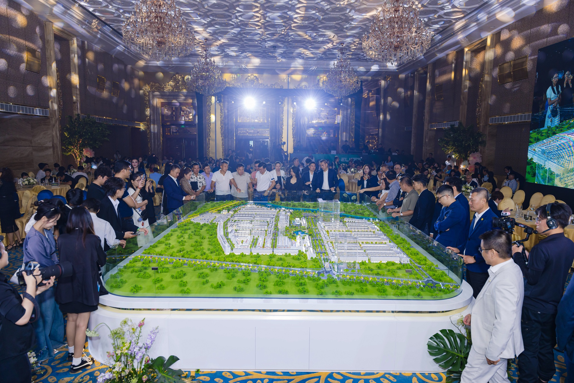 The Royal mở rộng hành trình kết nối nhà đầu tư phía Bắc - Ảnh 1. The Royal mở rộng hành trình kết nối nhà đầu tư phía Bắc - Ảnh 1.