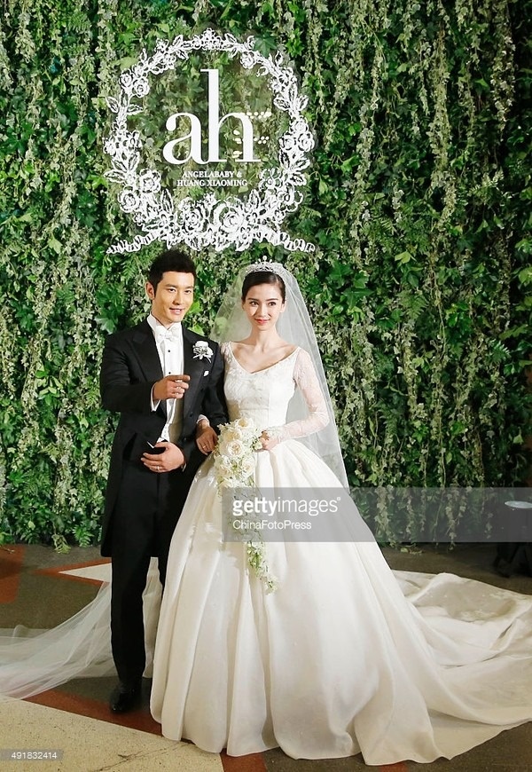 Đám cưới thượng lưu 1.000 tỷ hot nhất showbiz hôm nay bị 