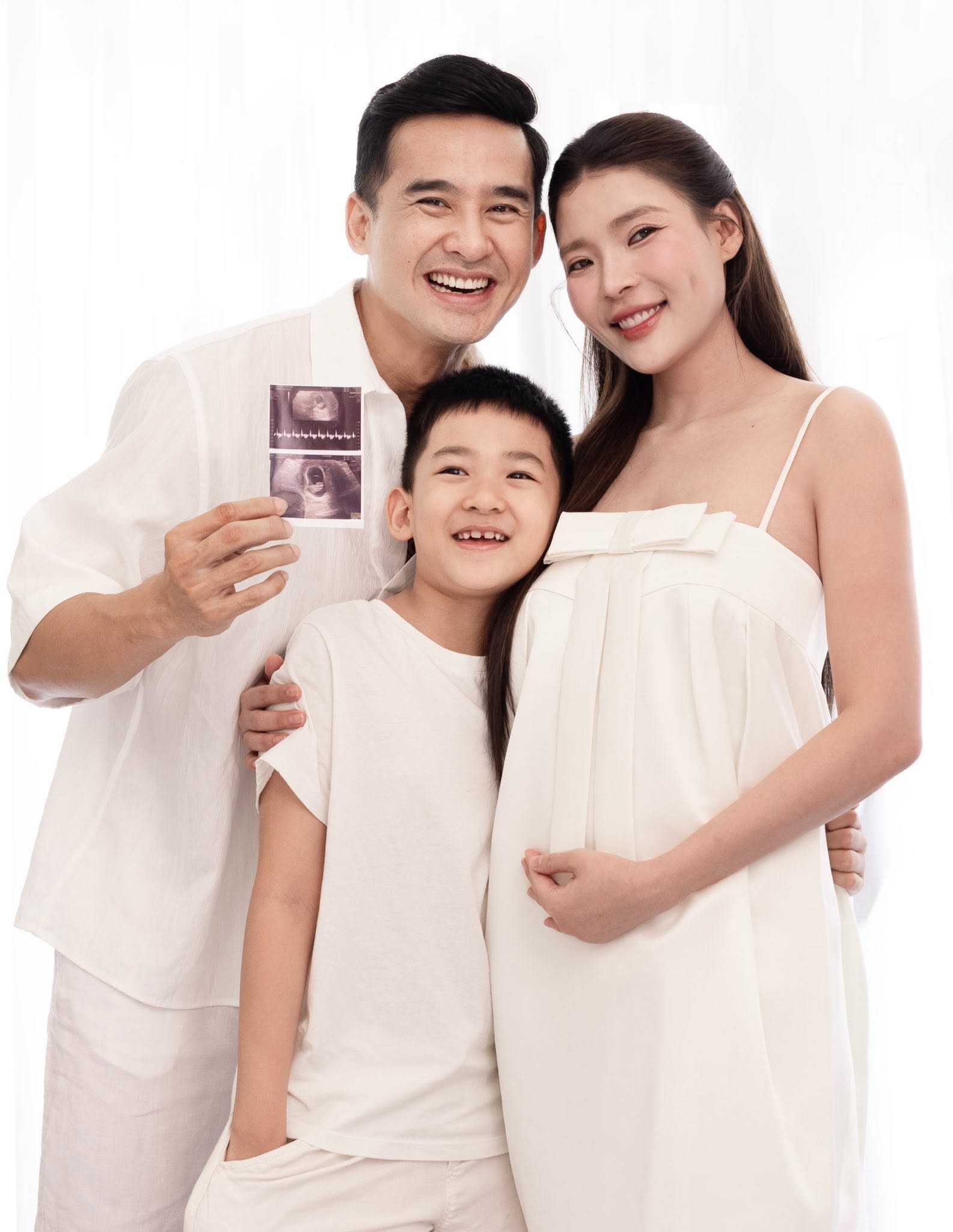 Đây là mỹ nam có dàn hậu cung đỉnh nhất Việt Nam: Cả đời va trúng toàn mỹ nhân, lấy vợ đẹp điên đảo- Ảnh 7.