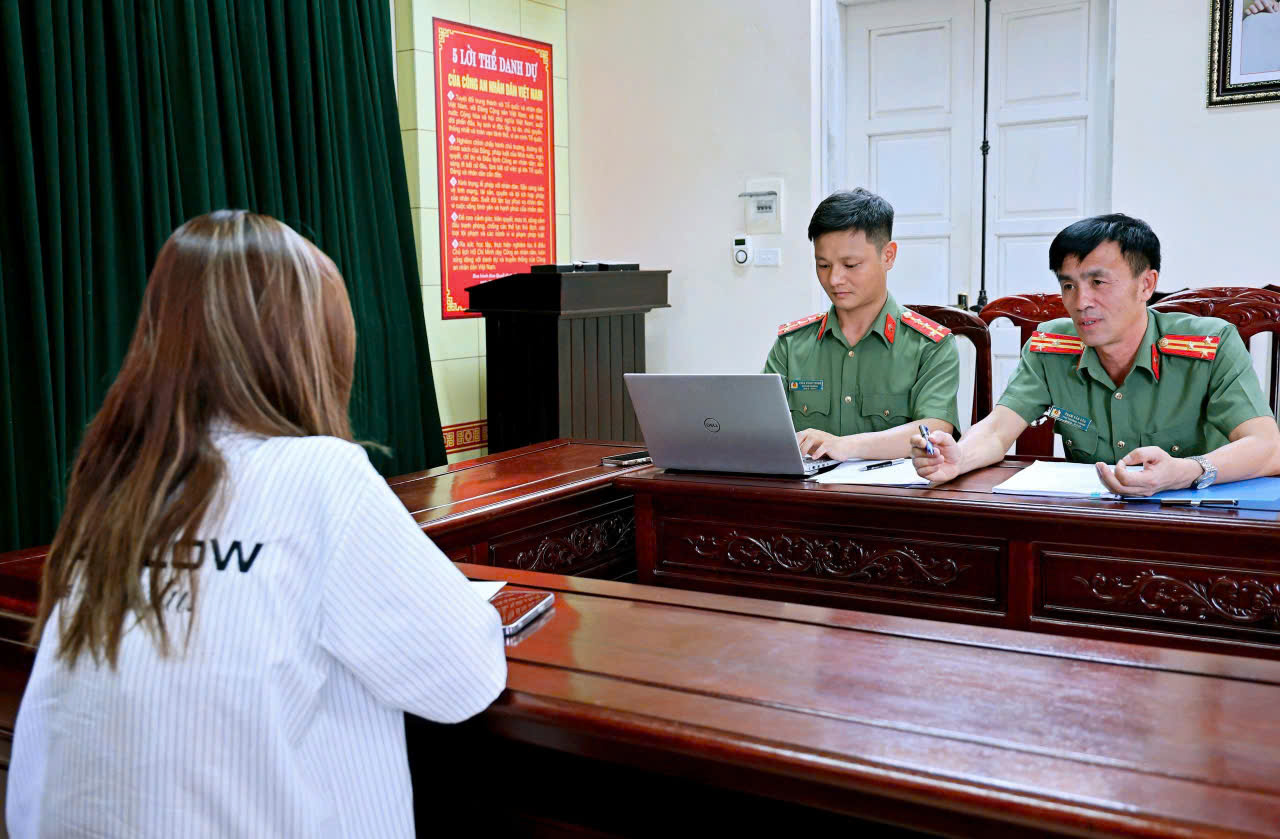 Xử phạt nữ du khách Xử phạt nữ du khách