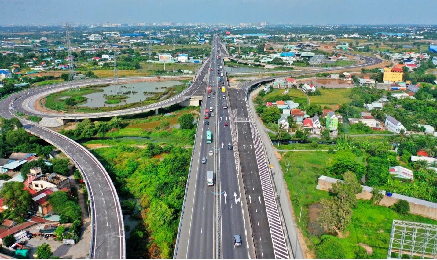 Nhà đầu tư phía Bắc hướng đến tiềm năng lâu dài của thị trường bất động sản khu Tây TP. Hồ Chí Minh- Ảnh 1. Nhà đầu tư phía Bắc hướng đến tiềm năng lâu dài của thị trường bất động sản khu Tây TP. Hồ Chí Minh- Ảnh 1.