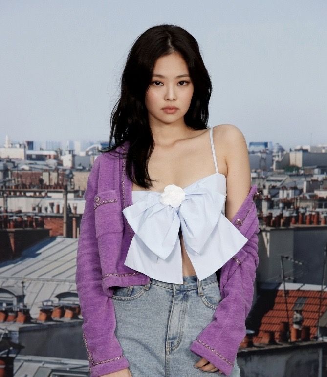 Mỹ nhân showbiz thở thôi cũng hot, mặc gì cũng tạo trend- Ảnh 1.